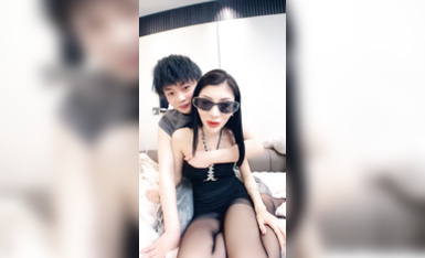 小魚要抱抱_性福的小哥~每天換女友 道具自慰操B